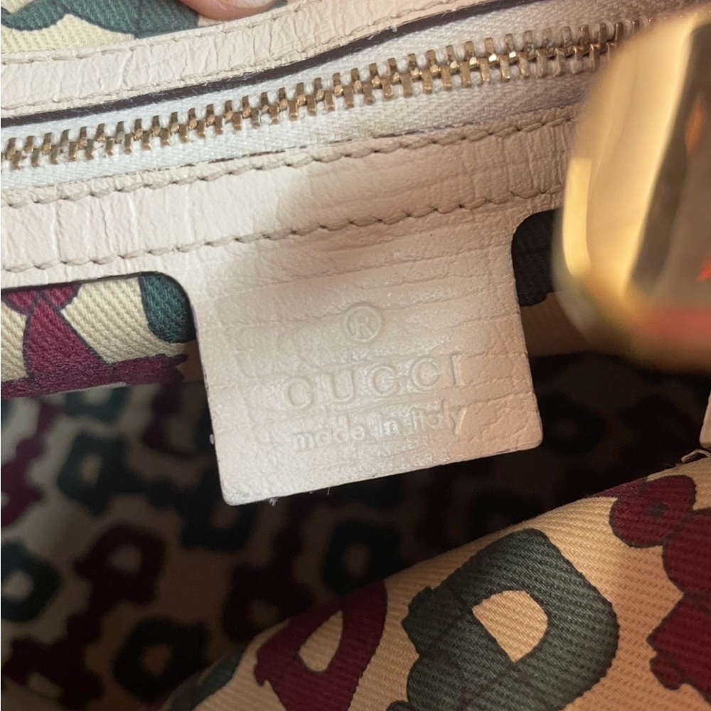 Gucci Sherry Line crossbody with Horsebit chain print interior. - Picture 3 of 6